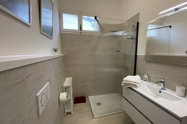 Dusche, Bidet