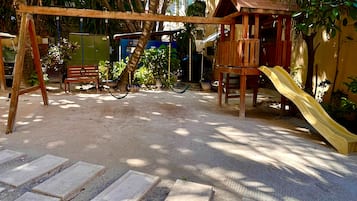 Children’s play area – outdoor