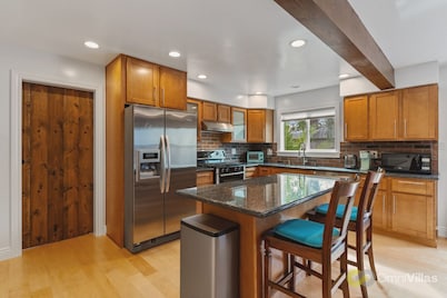 Spacious 3BR Home with Bay Views in Foster City