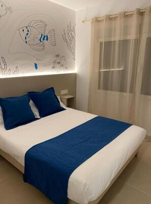 1 slaapkamer, een kluis op de kamer, een strijkplank/strijkijzer