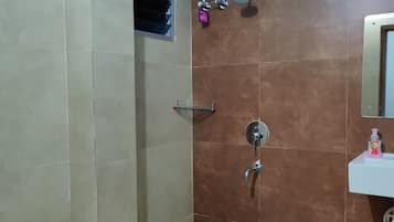 Deluxe Double Room | Bathroom
