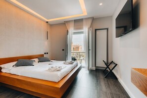 3 Schlafzimmer, Zimmersafe, Schreibtisch, Bügeleisen/Bügelbrett