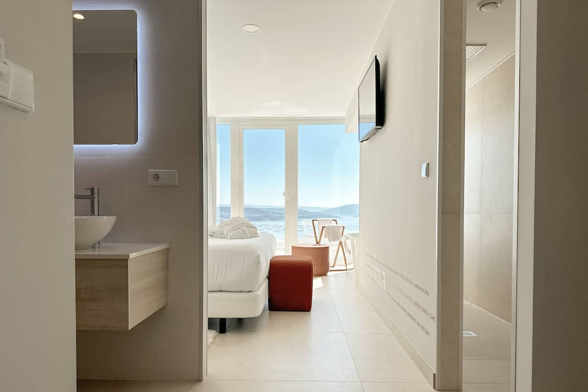 Superior kamer, 1 kingsize bed, terras, uitzicht op zee | Lakens van Egyptisch katoen, luxe beddengoed, donzen dekbedden