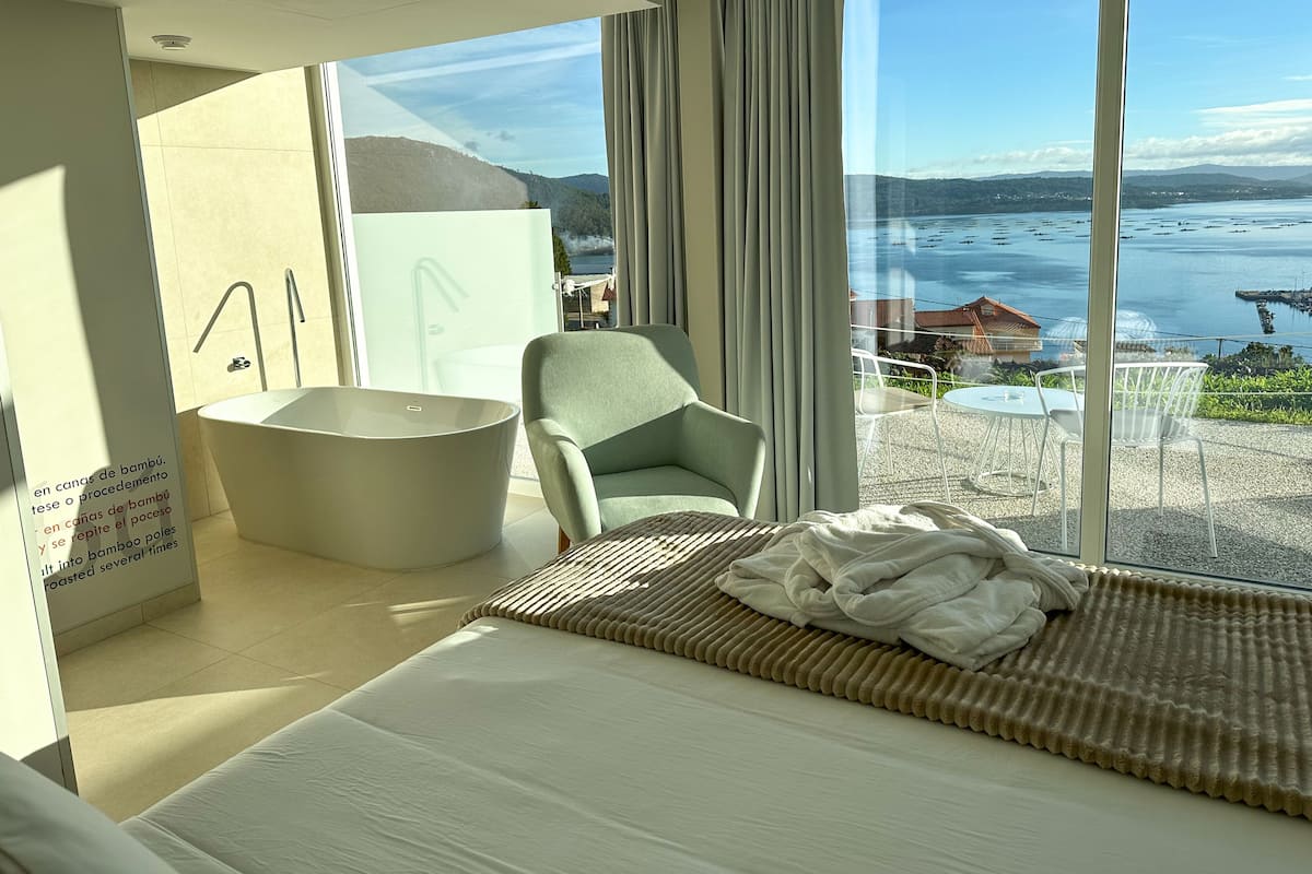 Superior kamer, 1 kingsize bed, terras, uitzicht op zee | Lakens van Egyptisch katoen, luxe beddengoed, donzen dekbedden