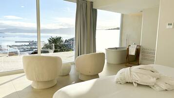 Habitación de lujo, 1 cama de matrimonio grande, vistas al mar | Sábanas de algodón egipcio y ropa de cama de alta calidad