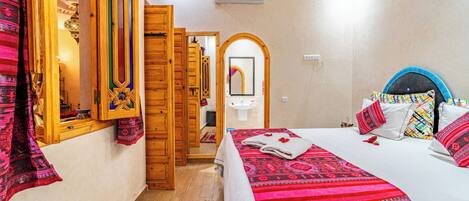 1 bedroom, in-room safe, desk, iron/ironing board
