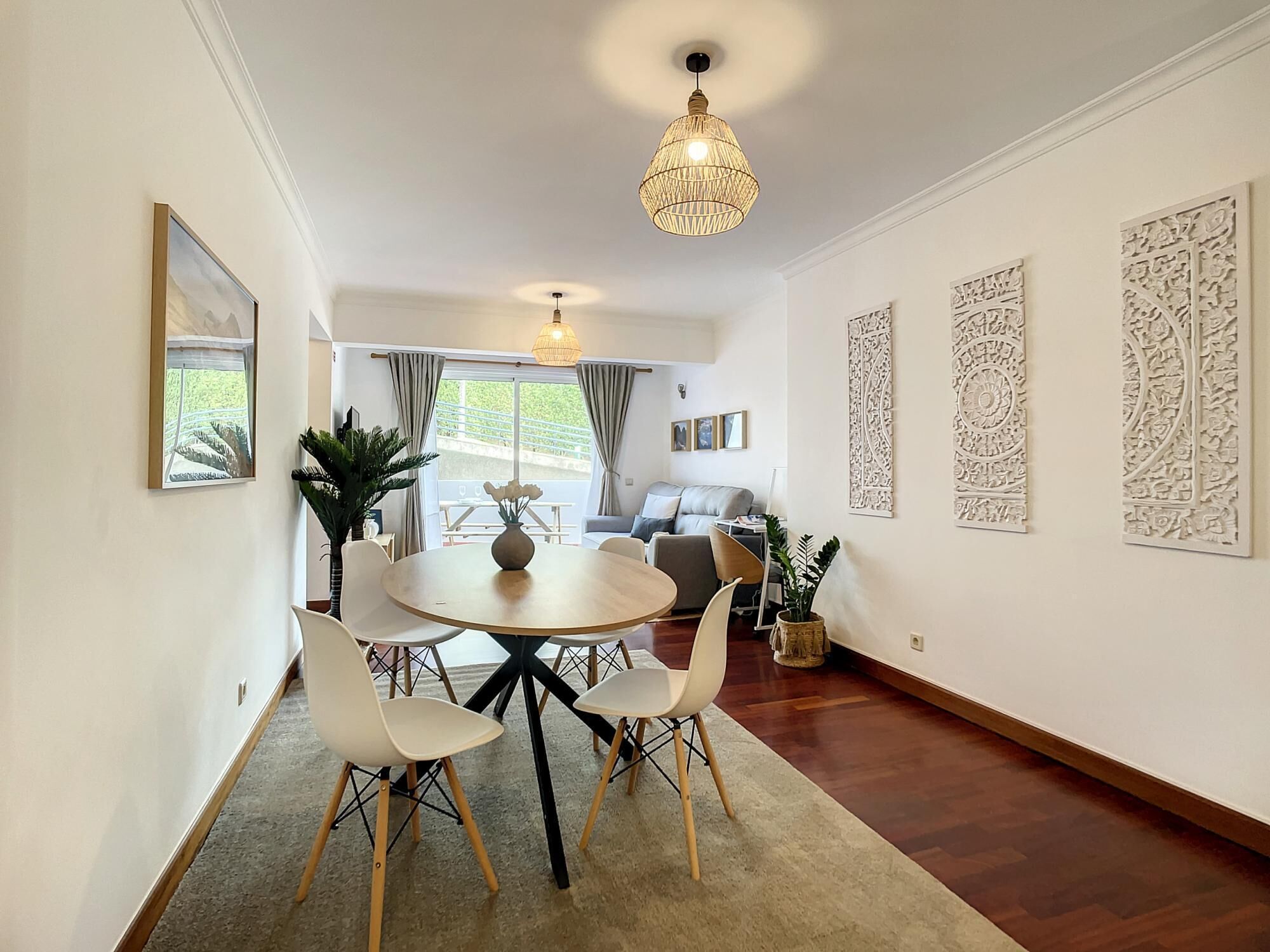 House | 1 bedroom, desk