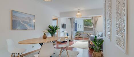 Apartment | 1 bedroom, desk