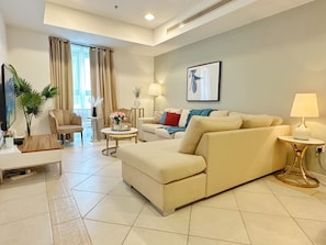 Smart TV - Your Cozy Dubai Marina Home (Dubai)