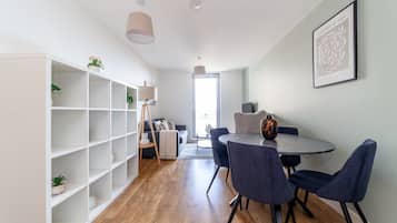 Apartment | Living area | Flat-screen TV, Netflix, streaming services