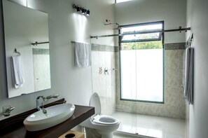 Bathroom - Suite Luxury con Jacuzzi Privado en Guatapé (Peñol)