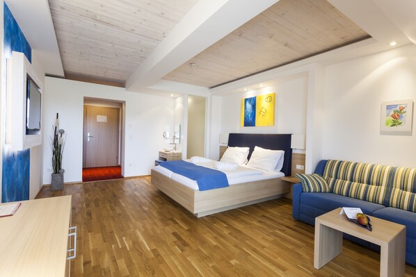 Superior-Doppelzimmer | Zimmersafe, Verdunkelungsvorhänge, kostenloses WLAN