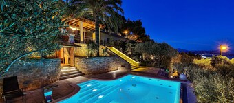 Villa Tomislav Split - Secluded Mediterranean hacienda