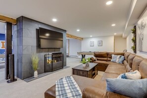 TV, fireplace - Mountain Mansion | Hot Tub | Sauna (Morrison)