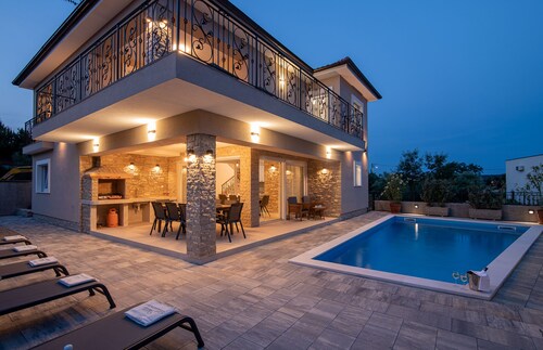 Villa Lusarci with heated pool (Kvarner - Žgaljići)