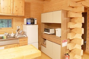 Fridge, microwave, stovetop, electric kettle