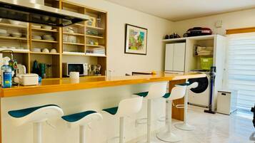 Fridge, microwave, stovetop, cookware/dishes/utensils