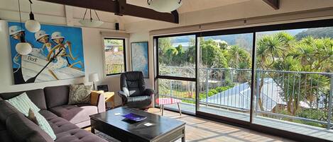 TV, fireplace, stereo, offices