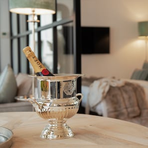 Luxury Suite | Living area