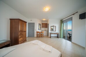 Studio | Tallelokero huoneessa, ilmaiset vauvansängyt, ilmainen Wi-Fi