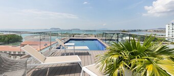 2 bdr 🛏️+ 1 bthr 🛁 Apt in Casco Viejo w/ Rooftop Pool 👙🌇📸