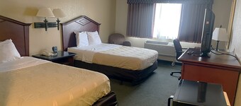 Deluxe Queen Room with Two Queen Beds - Non-Smoking
