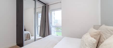 Apartment | 2 bedrooms, hypo-allergenic bedding, cots/infant beds, free WiFi