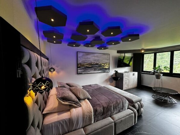 1 bedroom, free WiFi, bed sheets
