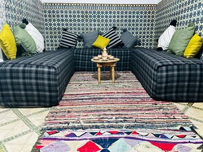 Traditional-Zimmer | Wohnbereich | Flachbildfernseher