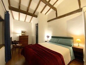 3 Schlafzimmer, Schreibtisch, kostenloses WLAN, Bettwäsche