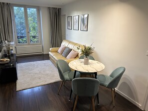 Living area - Appartement Paris Centre, Canal Saint Martin (Paris)