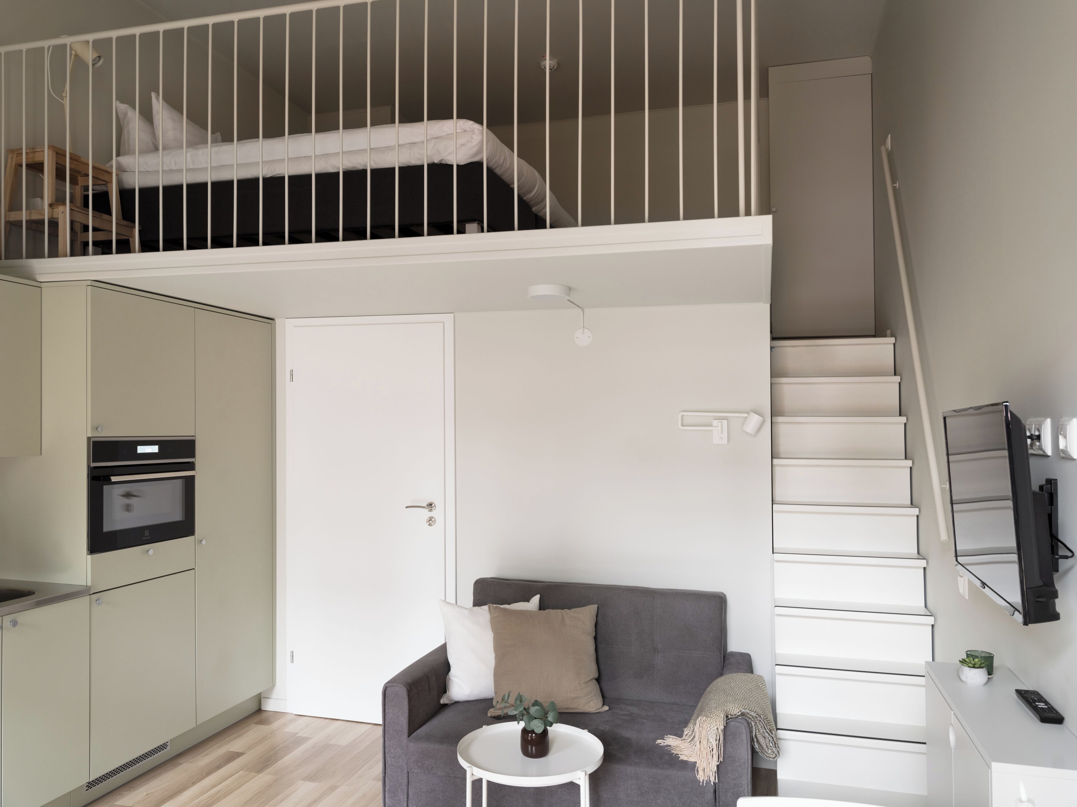 Laptop workspace, iron/ironing board, free WiFi, bed sheets