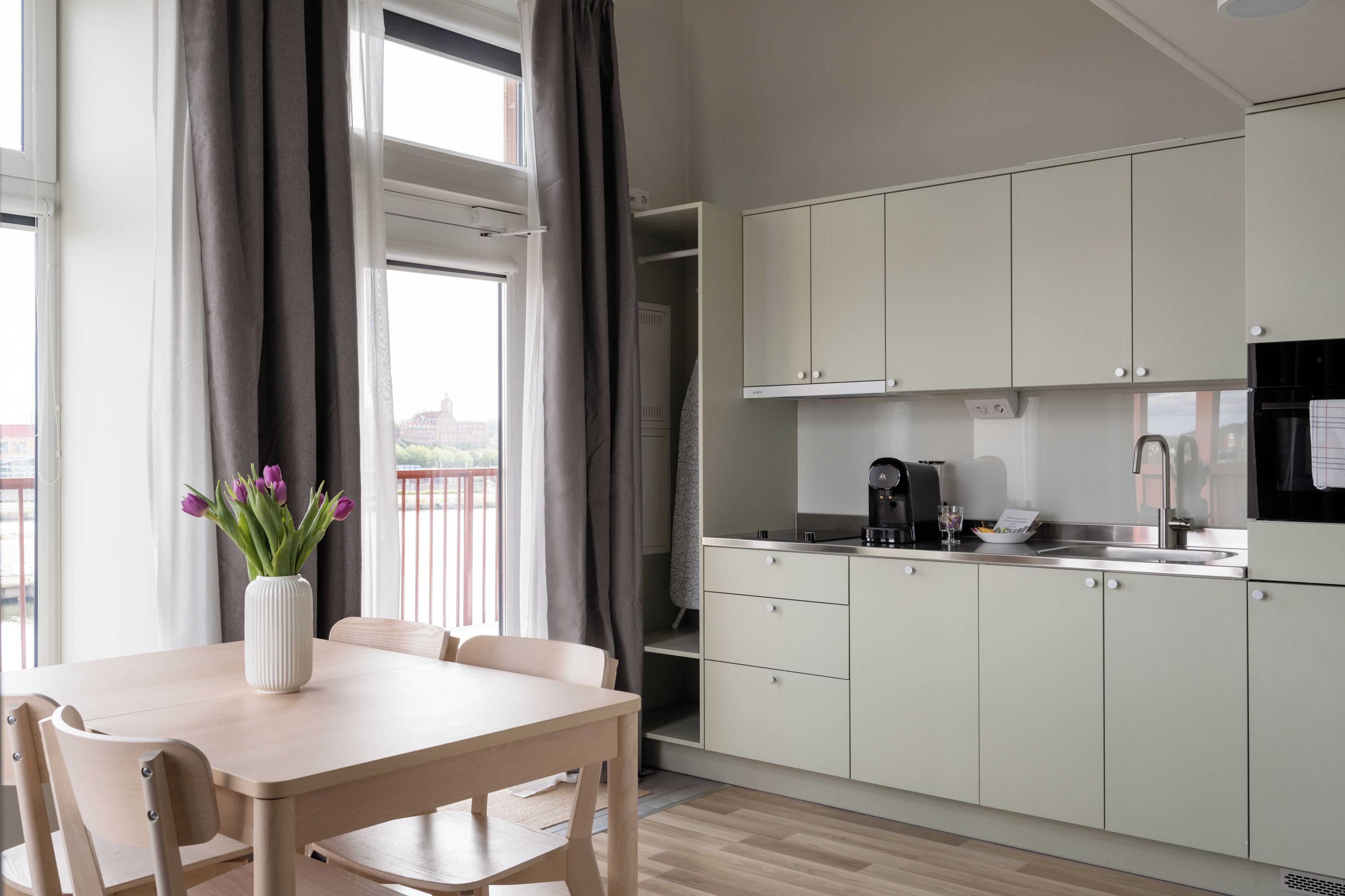 Rooftop med havsutsikt | Private kitchen | Fridge, microwave, oven, stovetop