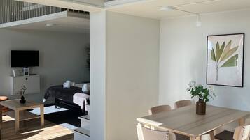 Studio Supérieur | Cuisine privée | Réfrigérateur, micro-ondes, four, plaque de cuisson