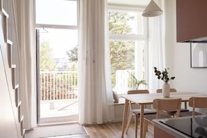 Laptop workspace, iron/ironing board, free WiFi, bed sheets