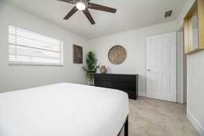 1 bedroom, iron/ironing board, WiFi, bed sheets