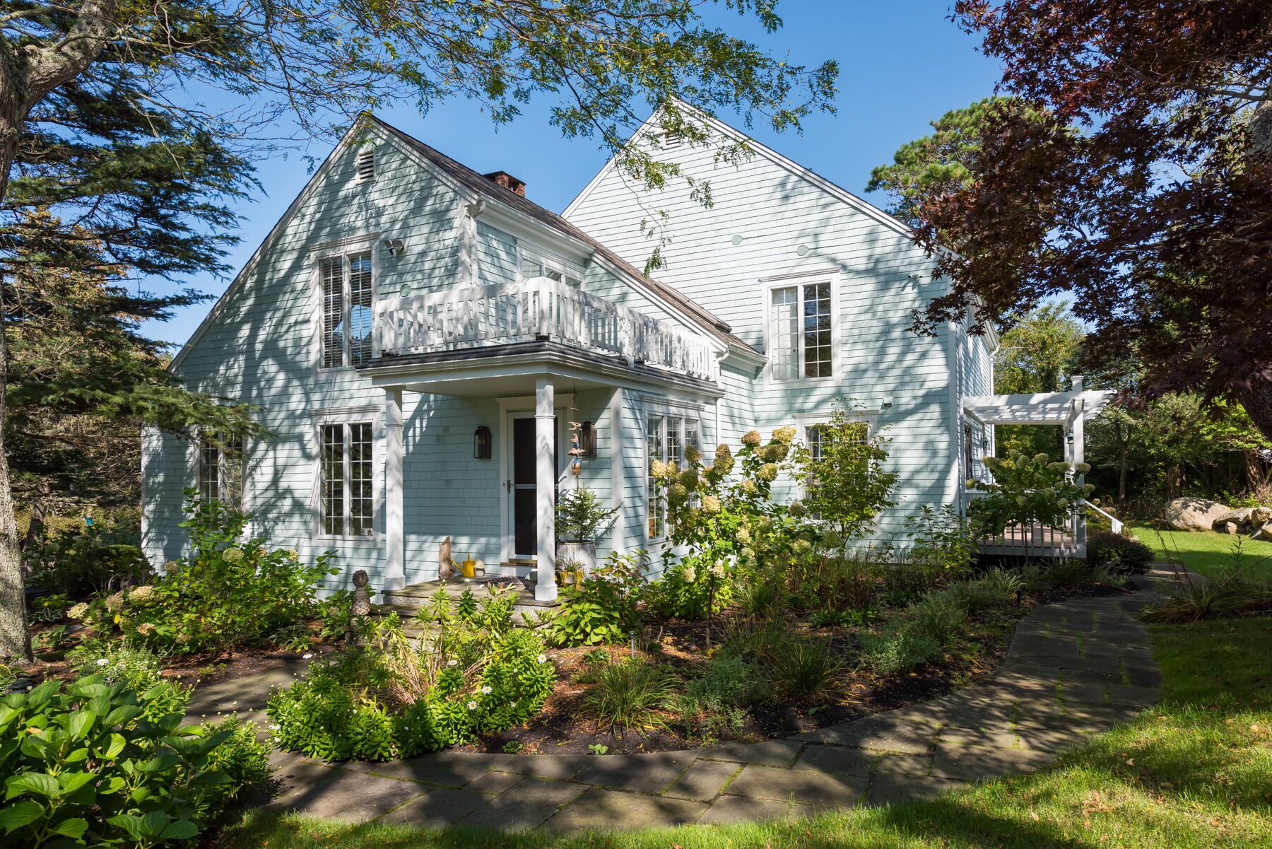 NEW!! Gorgeous Northside 4 bdrm 3 bath home with Waterviews, Sleeps 8