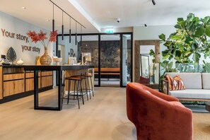 Lobby sitting area - BizStay Walden (The Hague)