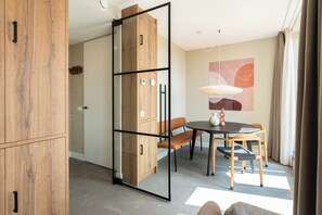 Apartment, Balcony, City View | Living area