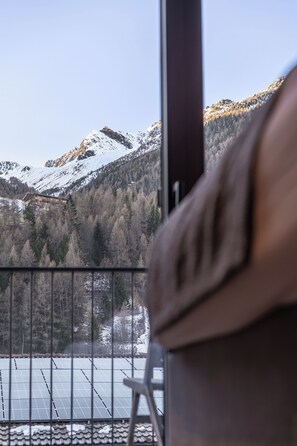 Family Suite, Mountain View | Down duvets, in-room safe, free WiFi, bed sheets - Edelweiss echt.charmant. (Soelden)