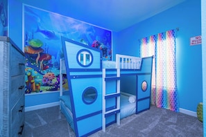 5 quartos, ferros/tábuas de passar roupa, Wi-Fi, roupa de cama