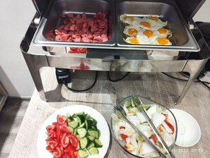 Free daily continental breakfast - Shosh Boutique (Tashkent)
