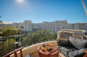 Property grounds - Seabatical Apartment by the beach 2Bed 2Baths (Cannes)