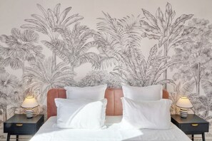 2 bedrooms, desk, iron/ironing board, free WiFi - Seabatical Apartment by the beach 2Bed 2Baths (Cannes)