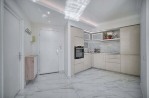 Fridge, microwave, oven, stovetop - Seabatical Apartment by the beach 2Bed 2Baths (Cannes)