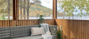 A Peaceful Waterfront Escape - La Perle du Lac