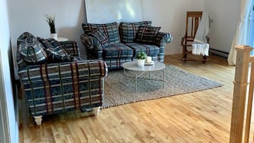 TV, fireplace, offices