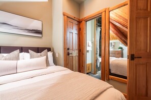 2 soverom, strykejern/-brett, wi-fi og sengetøy