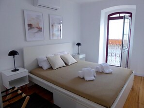 2 bedrooms, iron/ironing board, Internet, bed sheets