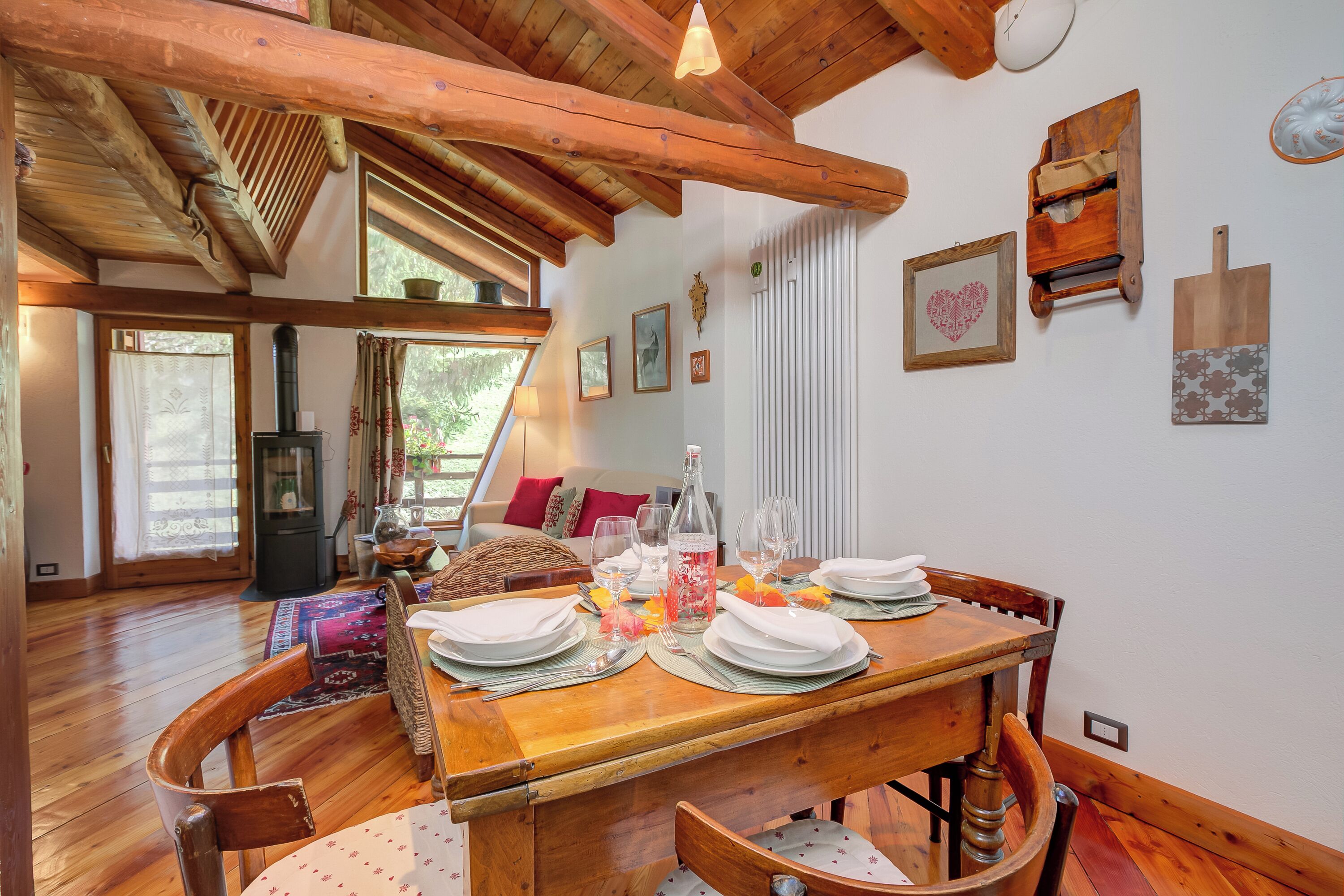 สแตนดาร์ดอพาร์ทเมนท์, หลายห้องนอน, ติดภูเขา (Romito Lodge Apartment Mountain) | ห้องรับประทานอาหาร